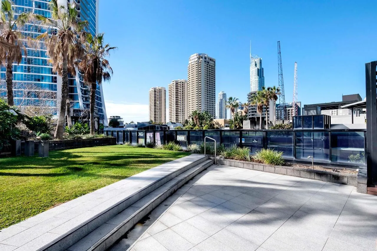 גולד קוסט Circle On Cavill - 2 Bedroom Converted Apartments - Wow Stay - No Parking Included אוסטרליה