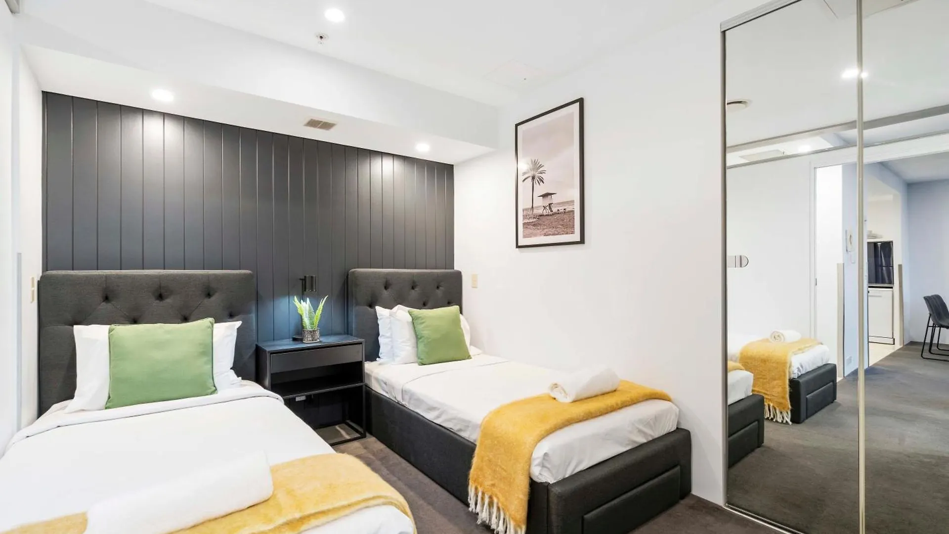 גולד קוסט Circle On Cavill - 2 Bedroom Converted Apartments - Wow Stay - No Parking Included 0*, גולד קוסט