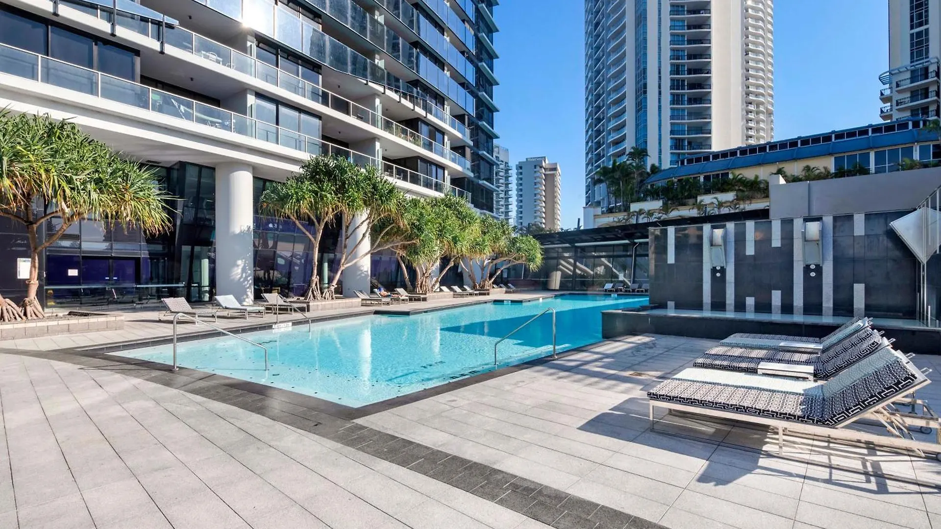 Circle On Cavill - 2 Bedroom Converted Apartments - Wow Stay - No Parking Included Gold Coast