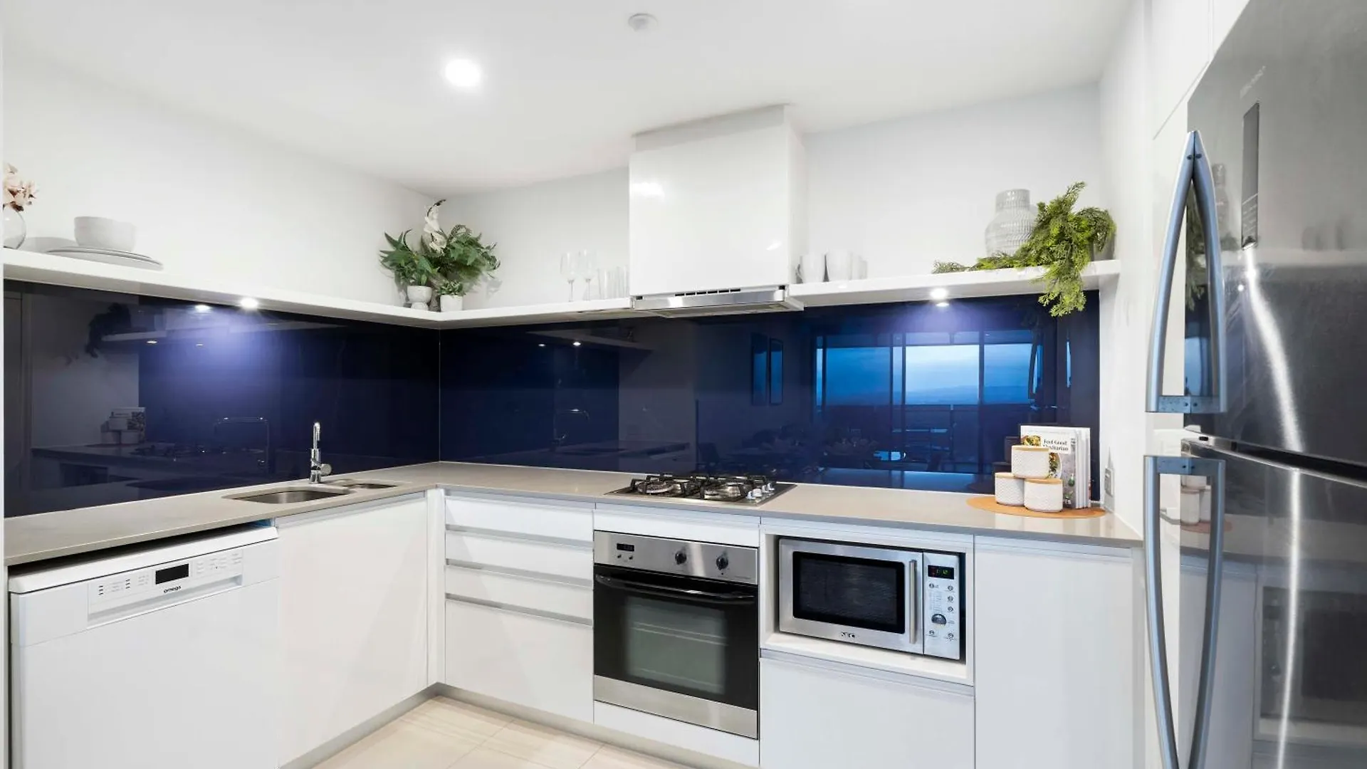 Circle On Cavill - 2 Bedroom Converted Apartments - Wow Stay - No Parking Included Gold Coast